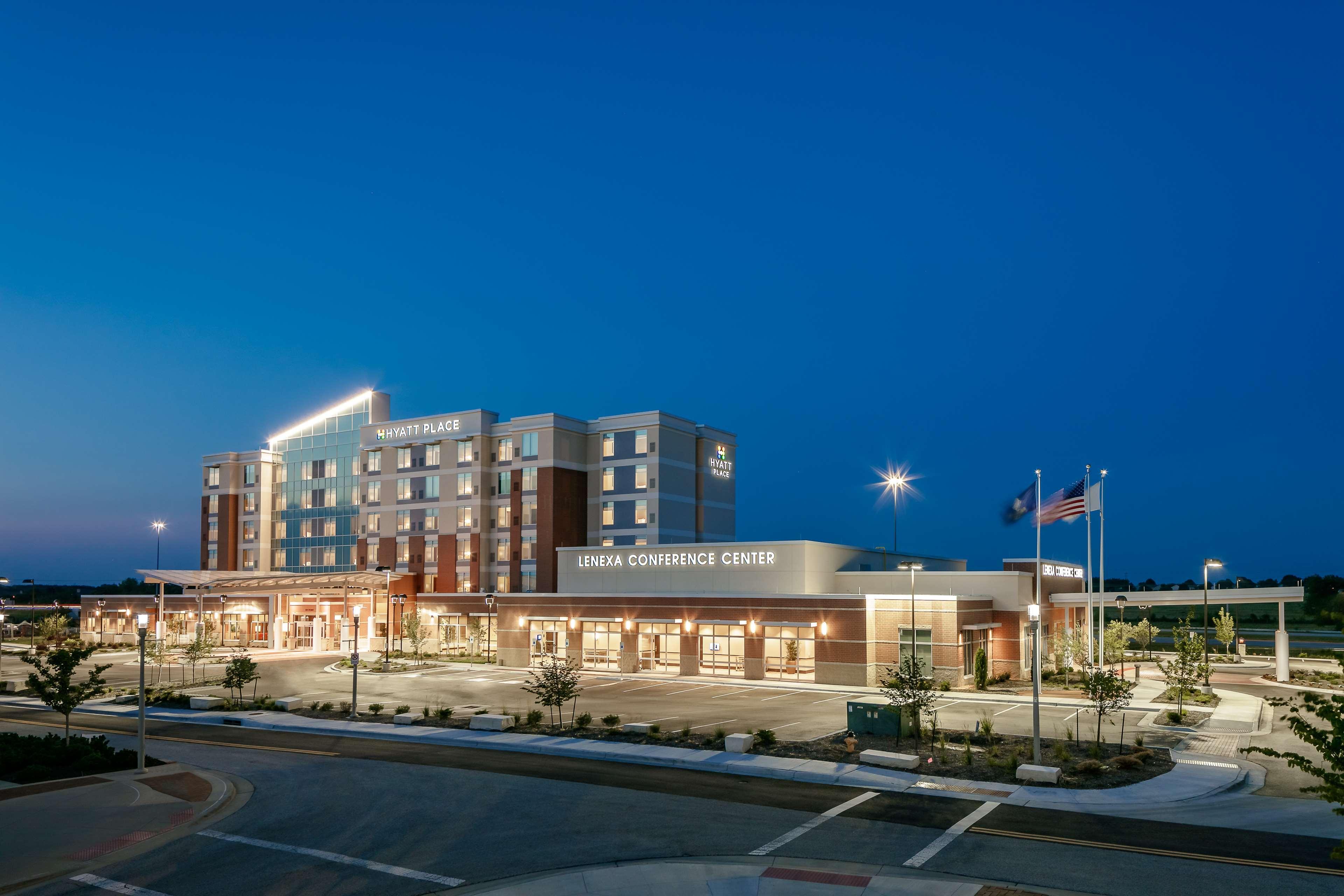 Hyatt Place Kansas City Lenexa City Center Exterior photo